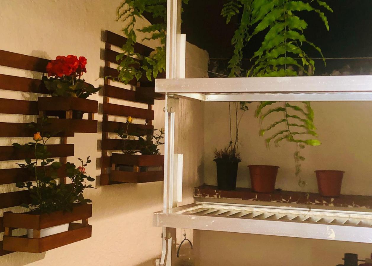 Apartemen Amplo E Confortavel. Ar Condic, Wifi, Tv. Metro. Tijuca. *